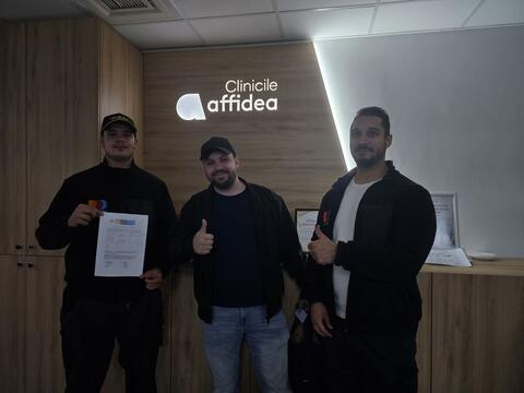 Operator Compania DDD și un reprezentant al clientului, cu procesul-verbal semnat la finalul lucrării