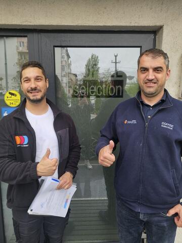 Operator Compania DDD și un reprezentant al clientului, cu procesul-verbal semnat la finalul lucrării
