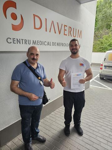 Operator Compania DDD și un reprezentant al clientului, cu procesul-verbal semnat la finalul lucrării