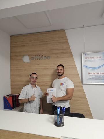 Operator Compania DDD și un reprezentant al clientului, cu procesul-verbal semnat la finalul lucrării